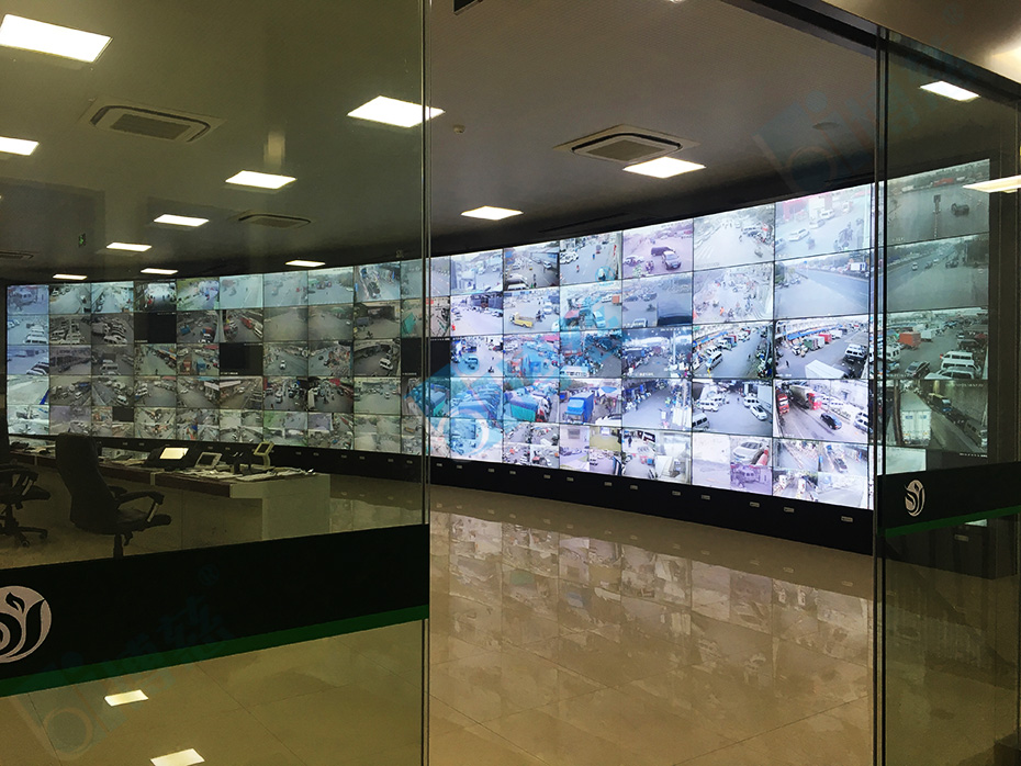 博慈为上海平安城市道路交通监控中心精心设计的指挥调度中心监控拼接屏顺利通过专家组验收