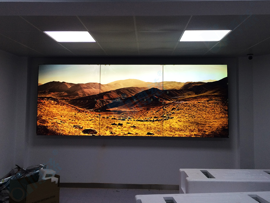 博慈为安徽肥西人民法院打造了两套液晶拼接大屏幕系统方案