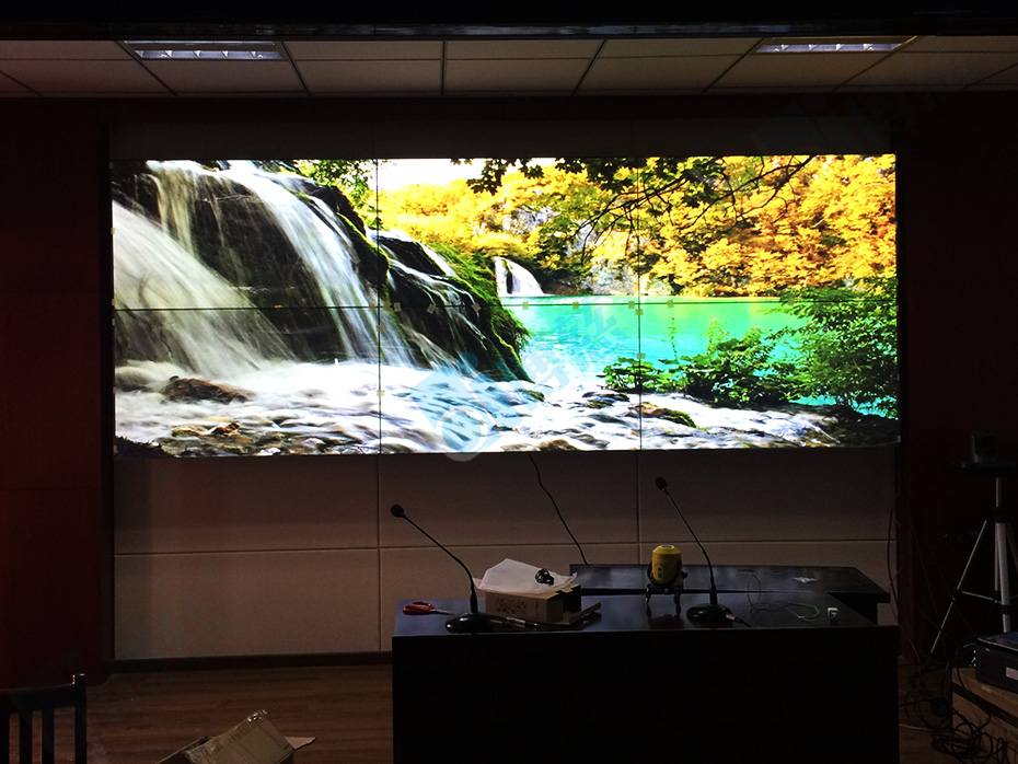 安徽肥西人民法院互联网大数据可视化信息云会议平台采用博慈55寸液晶拼接屏打造一套2×3拼接的大屏幕电视墙