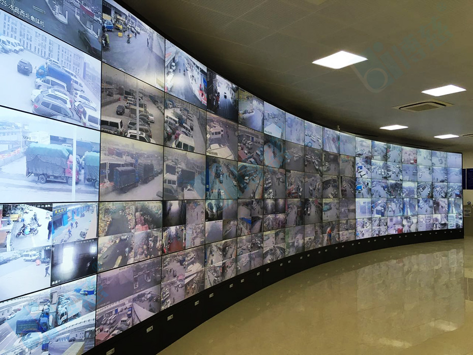 85台三星46寸3.5mm液晶拼接屏打造上海平安城市道路交通监控中心