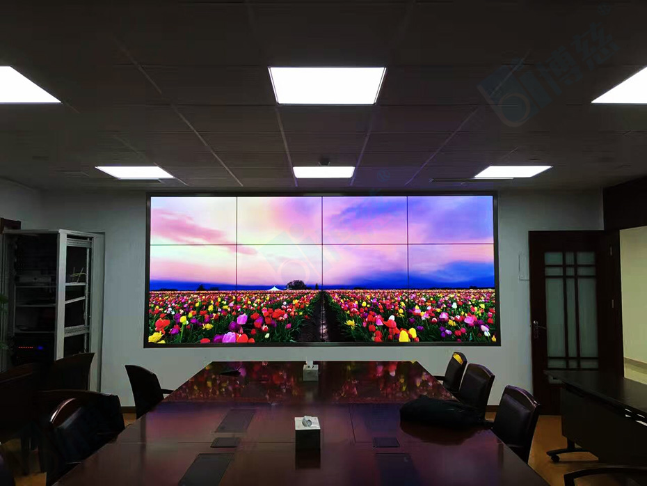 12台三星46寸液晶拼接屏单元，以3×4拼接组建的液晶大屏幕会议视频墙