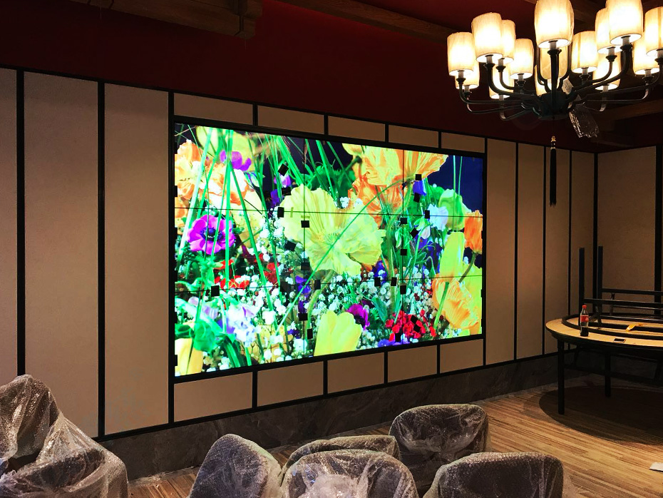 上海闵行区万源路饭店需要采用一套大屏幕拼接显示系统来打造舞台背景