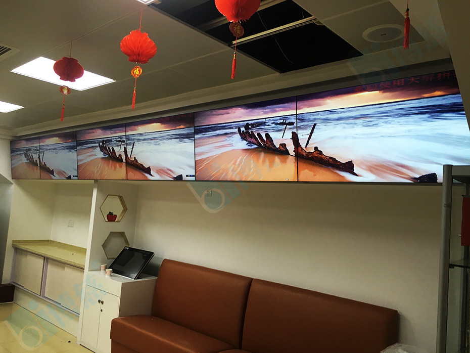 上海七宝乐购献血屋三星3.5mm46寸液晶拼接屏多媒体展示系统电视墙