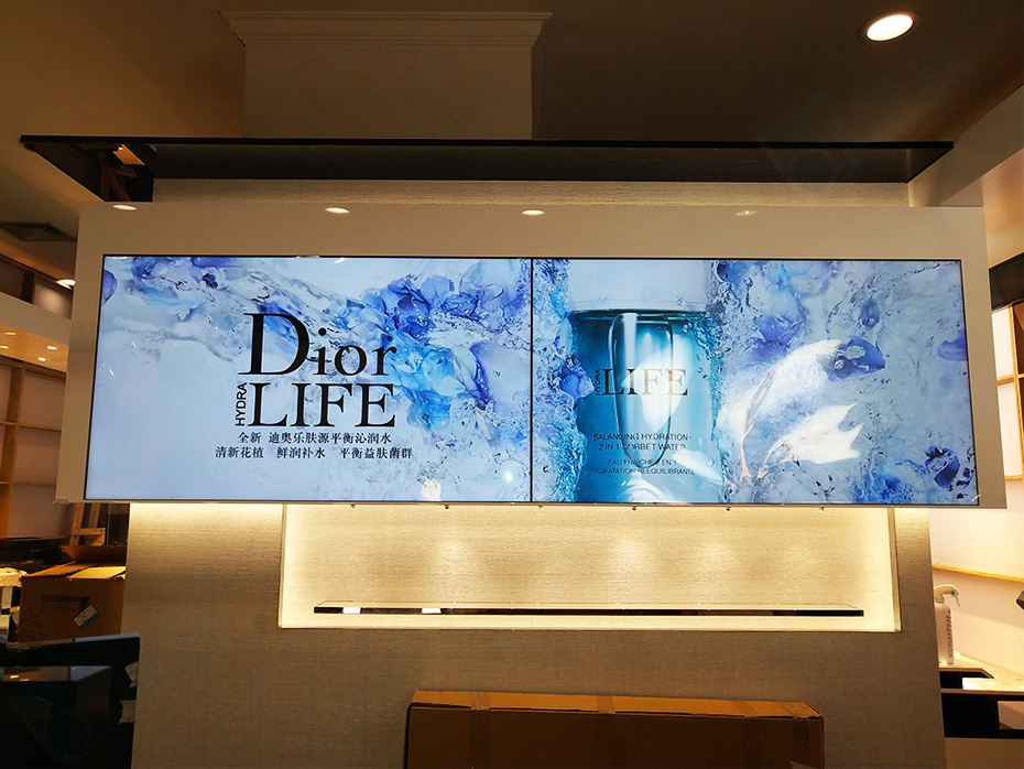 三星原装整机打造北京海定区国际购物中心Dior旗舰店展示系统平台