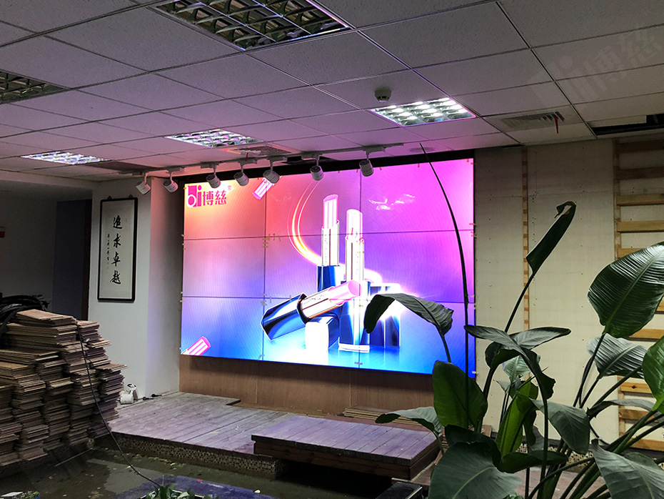 9台博慈液晶拼接屏入驻上海青浦环保科技有限公司